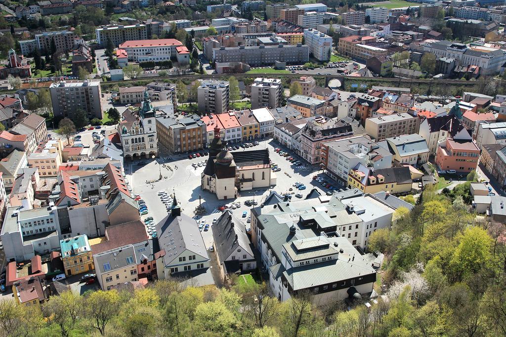 Hotel Zimni Stadion Наход Экстерьер фото